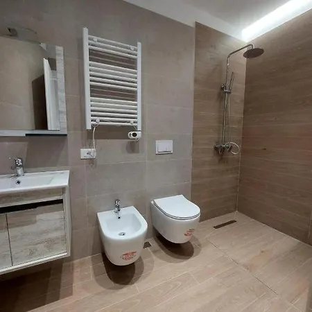 Qendra E Tiranes Apartment *