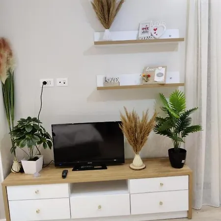 Qendra E Tiranes Apartman *